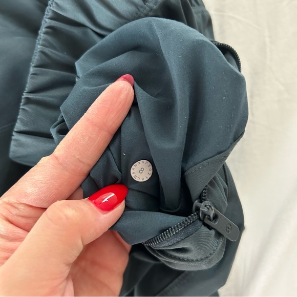 Lululemon Size 8 Next Move Crop Pull On Straight Cropped Ankle Pants- Navy - Picture 10 of 11